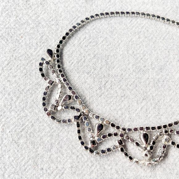 Vintage 1970s Rhinestone Drop Necklace Choker - Glam -Estate Costume Jewelry - Picture 3 of 14
